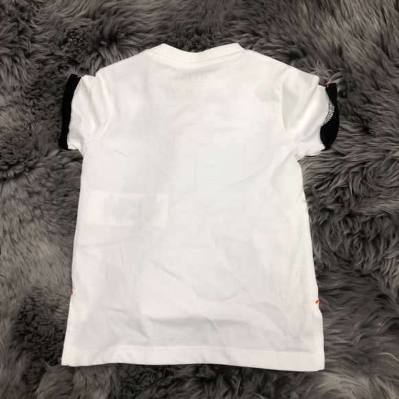 Guess | Boys’ 2 Piece Set | 12M - Picture 3 of 4